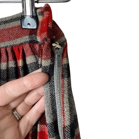 Vintage 70s Wool Pleated Skirt Red Gray Plaid Tartan‎ High Waist, Size Small - Picture 5 of 10